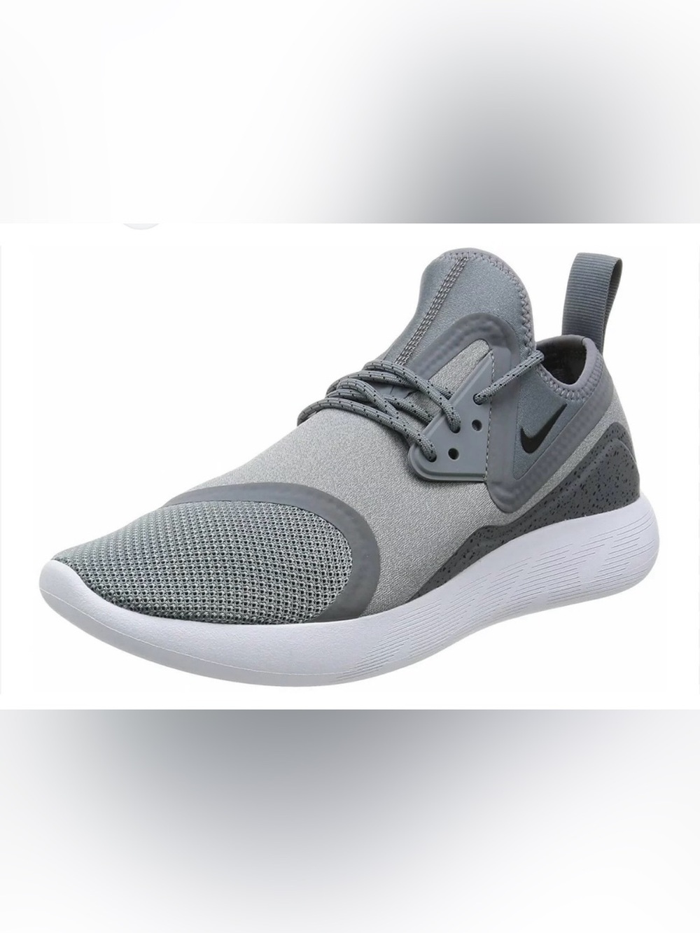Nike LunarCharge Essential Sneakers
